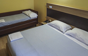 camera matrimoniale letto aggiuntivo